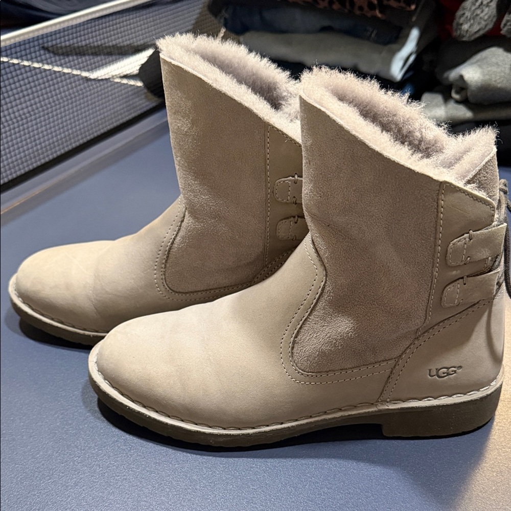 UGG Women's Light Gray Ankle Booties - Picture 3 of 5